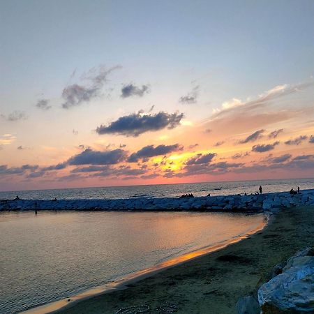 فندق Monopat مارينا دي بيزا المظهر الخارجي الصورة